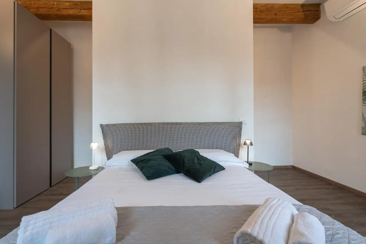 Elegant Green Apartment In San Gallo Firenze