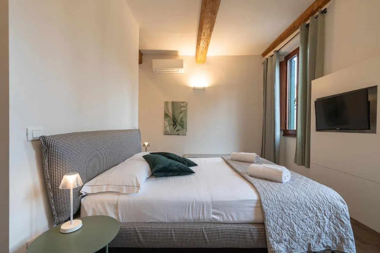 Elegant Green Apartment In San Gallo Firenze Florence